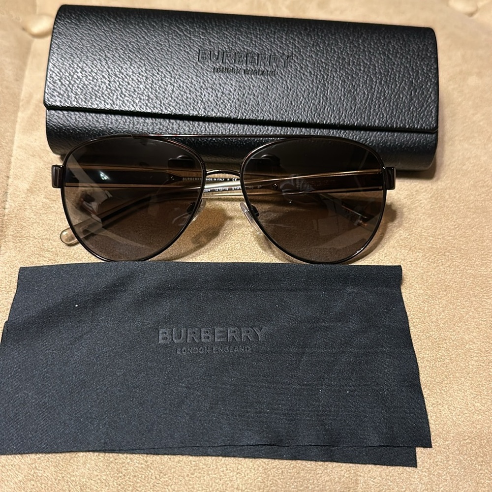 Burberry Sunglasses with Brown Gradient Lenses and Black Case